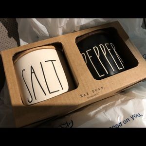 Rae Dunn salt and pepper cellar set